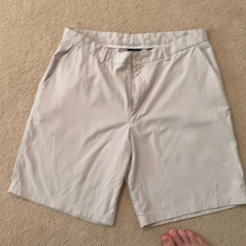 PEBBLE BEACH PERFORMANCE SHORTS/NWT